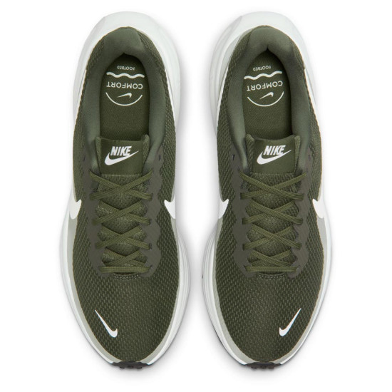 Nike Revolution 8